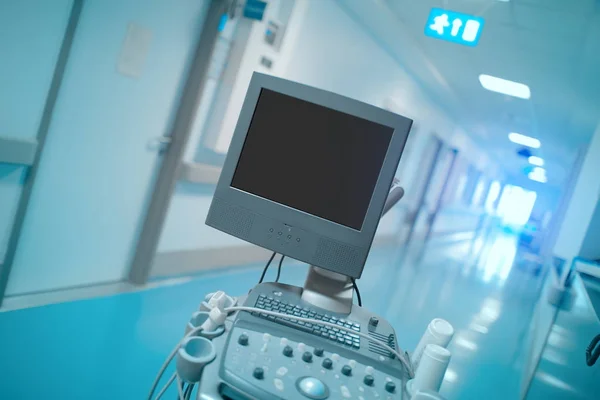 Απενεργοποιημένη Συσκευή Usd Στο Νοσοκομείο Μακρύ Διάδρομο Λαμπερό Φως Στο — Φωτογραφία Αρχείου