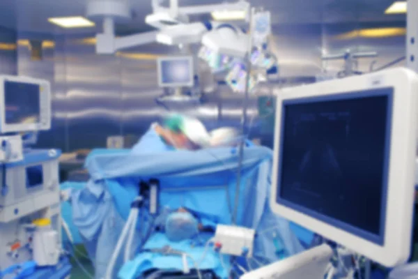 Infrastrutture tecnologiche della sala operatoria durante la chirurgia, u — Foto Stock