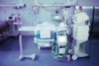 Hasta 24 saat gözetim altında yoğun bakım ünitesinde odaklanmamış arka plan.