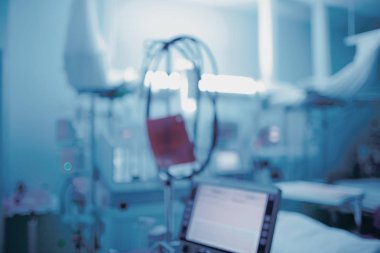 Çeşitli araştırma ekipmanları ve bilgisayar izleme, odaklanmamış arka plan bulanık bilimsel Oda.