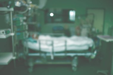 Gece yoğun bakım ünitesinde odaklanmamış arka plan.