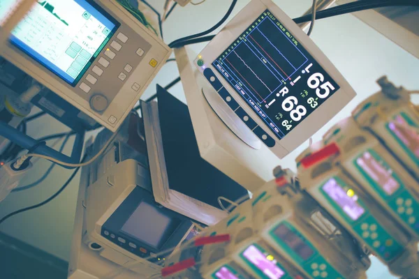 Complicated Medical Equipment Life Support Monitoring Critical Care Unit — Stock Photo, Image
