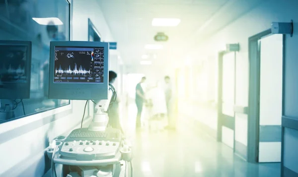 Fantástica Luz Pasillo Del Hospital Con Una Máquina Examen Médico —  Fotos de Stock