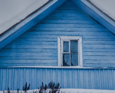 Kış ülkede Bleu rustik evde