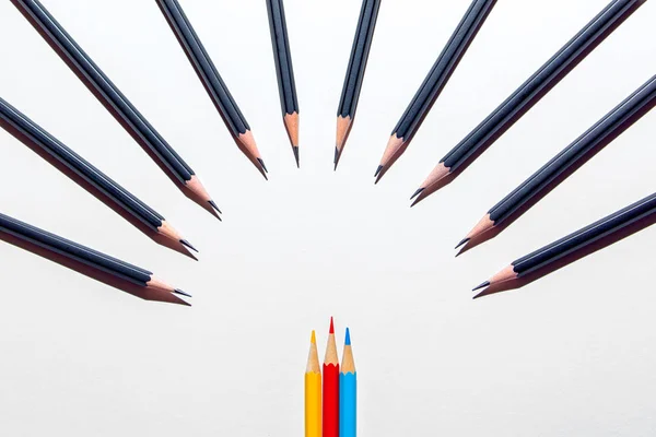 Simple Pencils Circle Colored Center Red Yellow Blue Concept Study — Stock Photo, Image