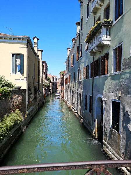 Koryta Łodzi Venice Podróż Wakacje Słoneczny Letni Dzień — Zdjęcie stockowe