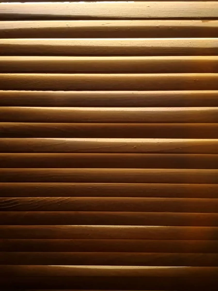 Uma Porta Obturador Fechada Brilha Amarela Escuro Luz Conceitual Final — Fotografia de Stock