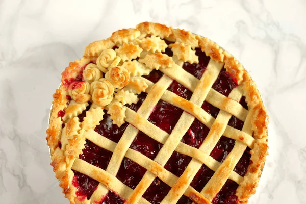 Classic Old Style Homemade American Cherry Pie Lattice Top Decorated — Stock Photo, Image