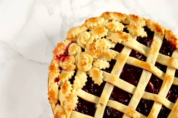 Torta Cereza Americana Casera Estilo Clásico Con Una Celosía Parte — Foto de Stock