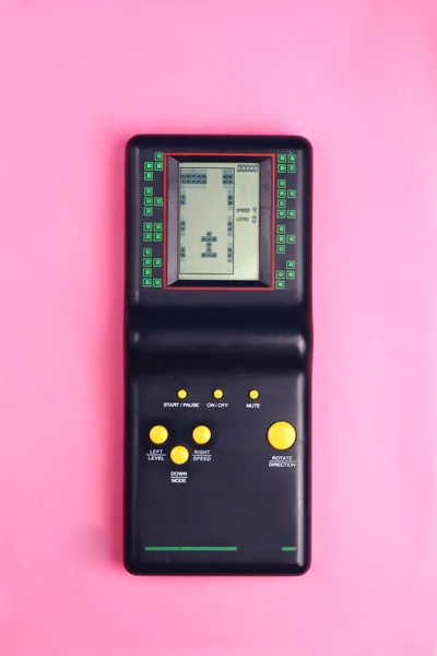 Consola Juegos Tetris Negro Sobre Fondo Rosa Estilo Retro Grupo — Foto de Stock