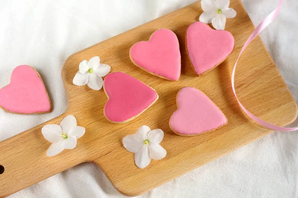 Muito Feminino Flat Lay Com Suavemente Rosa Corações Biscoitos Com — Fotografia de Stock