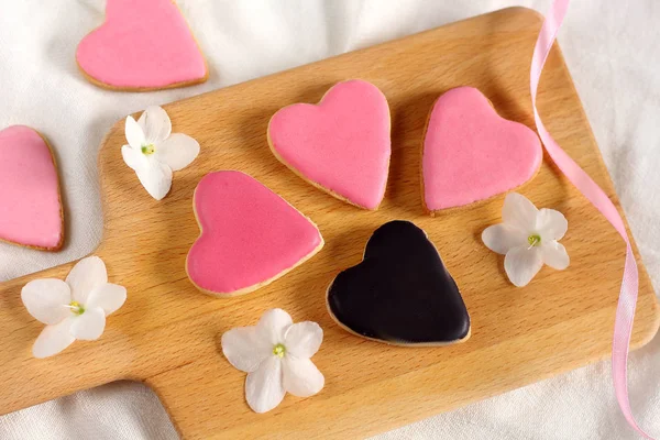 Bonita Cama Plana Femenina Con Galletas Corazones Suavemente Rosados Galleta — Foto de Stock