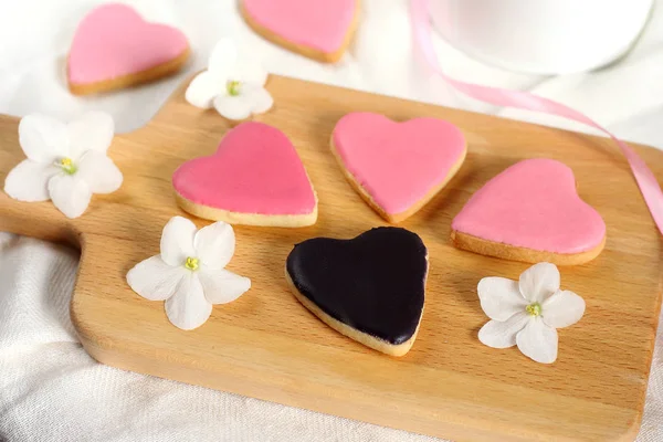 Bonita Cama Plana Femenina Con Galletas Corazones Suavemente Rosados Galleta —  Fotos de Stock