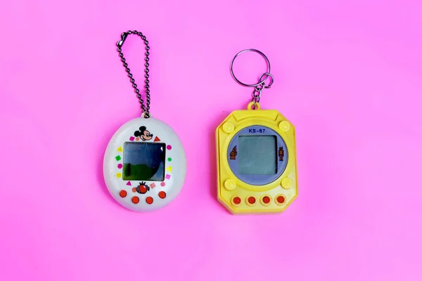 Sint Petersburg Rusland Maart 2019 Oude Retro Spel Tamagotchi Roze — Stockfoto