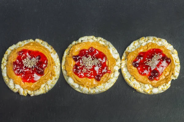 Roti Lapis Crunchy Selai Kacang Crawberry Selai Jelly Dengan Biji — Stok Foto