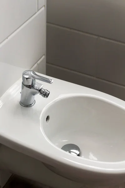 Asiento Bidé Colgante Blanco Baño Casa Del Hotel Con Azulejos —  Fotos de Stock