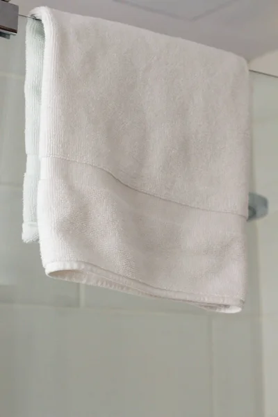 White Towel Hangs Glass Wall Shower Bathroom Spa Hotel White — Stockfoto