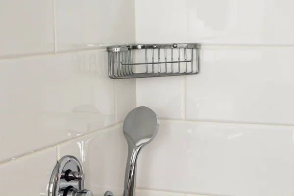 Stříbrný Kov Lesklý Kohoutek Sprcha Zalévání Může Vypínač Vody Sprchovém — Stock fotografie
