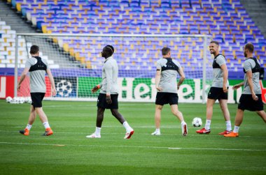Kiev, Ukrayna - 26 Mayıs 2018: Eğitim 2018 Uefa Şampiyonlar Ligi final maçında Real Madrid ve Liverpool, Ukrayna arasında önce bir Liverpool futbol oyuncuları