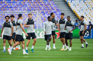 Kiev, Ukrayna - 26 Mayıs 2018: Eğitim 2018 Uefa Şampiyonlar Ligi final maçında Real Madrid ve Liverpool, Ukrayna arasında önce bir Liverpool futbol oyuncuları