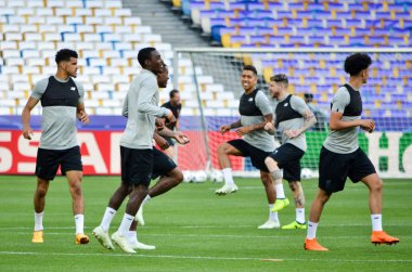 Kiev, Ukrayna - 26 Mayıs 2018: Eğitim 2018 Uefa Şampiyonlar Ligi final maçında Real Madrid ve Liverpool, Ukrayna arasında önce bir Liverpool futbol oyuncuları