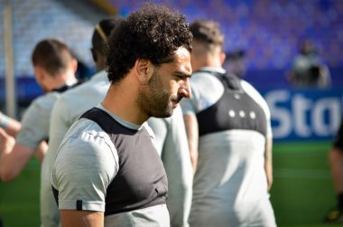 Kiev, Ukrayna - 26 Mayıs 2018: Mohamed Salah ve eğitim 2018 Uefa Şampiyonlar Ligi final maçında Real Madrid ve Liverpool, Ukrayna arasında önce bir Liverpool futbol oyuncuları