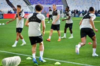 Kiev, Ukrayna - 26 Mayıs 2018: Mohamed Salah ve eğitim 2018 Uefa Şampiyonlar Ligi final maçında Real Madrid ve Liverpool, Ukrayna arasında önce bir Liverpool futbol oyuncuları