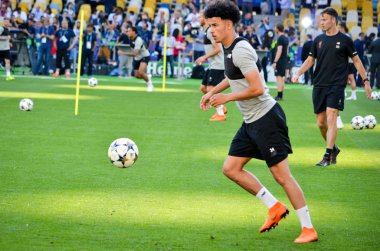 Kiev, Ukrayna - 26 Mayıs 2018: Adam Bogdan ve eğitim 2018 Uefa Şampiyonlar Ligi final maçında Real Madrid ve Liverpool, Ukrayna arasında önce bir Liverpool futbol oyuncuları