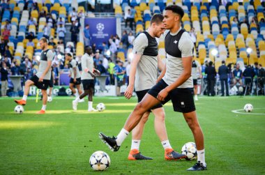 Kiev, Ukrayna - 26 Mayıs 2018: Trent Alexander-Arnold ve eğitim 2018 Uefa Şampiyonlar Ligi final maçında Real Madrid ve Liverpool, Ukrayna arasında önce bir Liverpool futbol oyuncuları