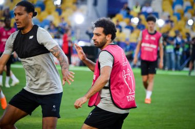 Kiev, Ukrayna - 26 Mayıs 2018: Mohamed Salah ve eğitim 2018 Uefa Şampiyonlar Ligi final maçında Real Madrid ve Liverpool, Ukrayna arasında önce bir Liverpool futbol oyuncuları