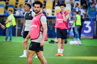Kiev, Ukrayna - 26 Mayıs 2018: Mohamed Salah ve eğitim 2018 Uefa Şampiyonlar Ligi final maçında Real Madrid ve Liverpool, Ukrayna arasında önce bir Liverpool futbol oyuncuları