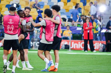 Kiev, Ukrayna - 26 Mayıs 2018: Eğitim 2018 Uefa Şampiyonlar Ligi final maçında Real Madrid ve Liverpool, Ukrayna arasında önce bir Liverpool futbol oyuncuları
