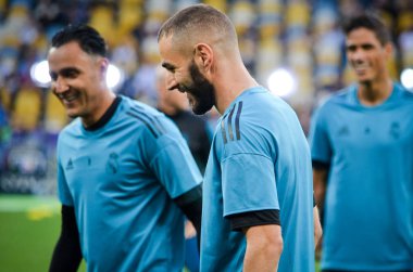 Kiev, Ukrayna - 26 Mayıs 2018: Karim Benzema ve eğitim 2018 Uefa Şampiyonlar Ligi final maçında Real Madrid ve Liverpool, Ukrayna arasında daha önce Real Madrid futbol oyuncuları