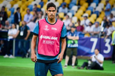 Kiev, Ukrayna - 26 Mayıs 2018: Raphael Varane ve eğitim 2018 Uefa Şampiyonlar Ligi final maçında Real Madrid ve Liverpool, Ukrayna arasında daha önce Real Madrid futbol oyuncuları