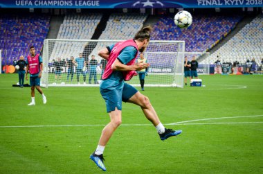 Kiev, Ukrayna - 26 Mayıs 2018: Gareth Bale ve eğitim 2018 Uefa Şampiyonlar Ligi final maçında Real Madrid ve Liverpool, Ukrayna arasında daha önce Real Madrid futbol oyuncuları