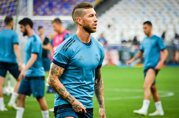 Kiev, Ukrayna - 26 Mayıs 2018: Sergio Ramos ve eğitim 2018 Uefa Şampiyonlar Ligi final maçında Real Madrid ve Liverpool, Ukrayna arasında daha önce Real Madrid futbol oyuncuları