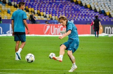 Kiev, Ukrayna - 26 Mayıs 2018: Luka Modric ve eğitim 2018 Uefa Şampiyonlar Ligi final maçında Real Madrid ve Liverpool, Ukrayna arasında daha önce Real Madrid futbol oyuncuları