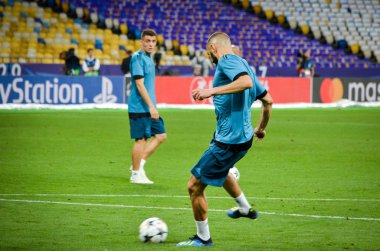 Kiev, Ukrayna - 26 Mayıs 2018: Karim Benzema ve eğitim 2018 Uefa Şampiyonlar Ligi final maçında Real Madrid ve Liverpool, Ukrayna arasında daha önce Real Madrid futbol oyuncuları