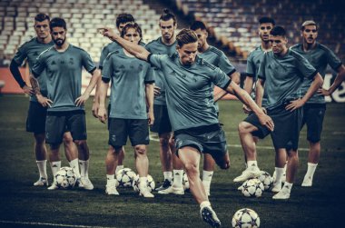 Kiev, Ukrayna - 26 Mayıs 2018: Marcos Llorente ve eğitim 2018 Uefa Şampiyonlar Ligi final maçında Real Madrid ve Liverpool, Ukrayna arasında daha önce Real Madrid futbol oyuncuları