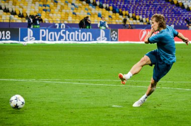 Kiev, Ukrayna - 26 Mayıs 2018: Luka Modric ve eğitim 2018 Uefa Şampiyonlar Ligi final maçında Real Madrid ve Liverpool, Ukrayna arasında daha önce Real Madrid futbol oyuncuları