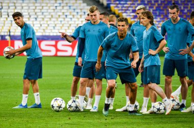 Kiev, Ukrayna - 26 Mayıs 2018: Cristiano Ronaldo ve eğitim 2018 Uefa Şampiyonlar Ligi final maçında Real Madrid ve Liverpool, Ukrayna arasında daha önce Real Madrid futbol oyuncuları