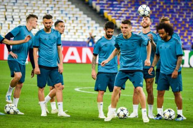 Kiev, Ukrayna - 26 Mayıs 2018: Mateo Kovacic ve eğitim 2018 Uefa Şampiyonlar Ligi final maçında Real Madrid ve Liverpool, Ukrayna arasında daha önce Real Madrid futbol oyuncuları