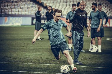 Kiev, Ukrayna - 26 Mayıs 2018: Luka Modric ve eğitim 2018 Uefa Şampiyonlar Ligi final maçında Real Madrid ve Liverpool, Ukrayna arasında daha önce Real Madrid futbol oyuncuları