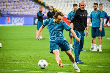 Kiev, Ukrayna - 26 Mayıs 2018: Luka Modric ve eğitim 2018 Uefa Şampiyonlar Ligi final maçında Real Madrid ve Liverpool, Ukrayna arasında daha önce Real Madrid futbol oyuncuları