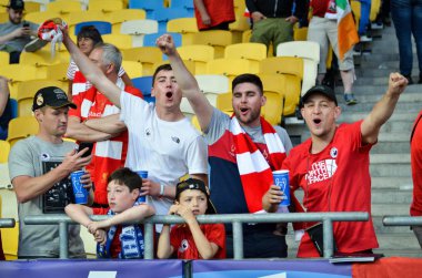 Kiev, Ukrayna - 26 Mayıs 2018: 2018 Uefa Şampiyonlar Ligi final maçı önce Real Madrid ve Liverpool, Ukrayna arasında Liverpool taraftarları Stadı nda takım destek