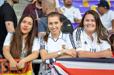 Kiev, Ukrayna - 26 Mayıs 2018: 2018 Uefa Şampiyonlar Ligi final maçı önce Real Madrid ve Liverpool, Ukrayna arasında Stadı nda Real Madrid hayranları onların takım destek