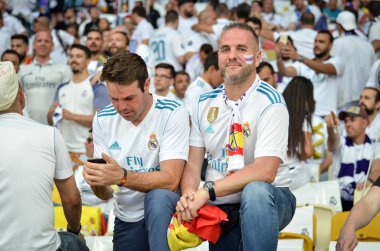 Kiev, Ukrayna - 26 Mayıs 2018: 2018 Uefa Şampiyonlar Ligi final maçı önce Real Madrid ve Liverpool, Ukrayna arasında Stadı nda Real Madrid hayranları onların takım destek