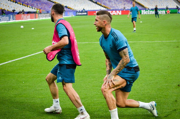 КИЕВ, УКРАИНА - 26 мая 2018 года: Подготовка футболистов "Реала" перед финальным матчем Лиги чемпионов УЕФА 2018 года между "Реалом" и "Ливерпулем", Украина
