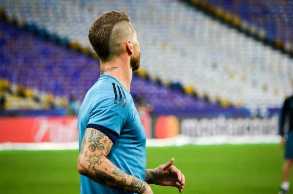 Kiev, Ukrayna - 26 Mayıs 2018: Sergio Ramos ve eğitim 2018 Uefa Şampiyonlar Ligi final maçında Real Madrid ve Liverpool, Ukrayna arasında daha önce Real Madrid futbol oyuncuları