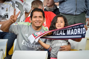 Kiev, Ukrayna - 26 Mayıs 2018: 2018 Uefa Şampiyonlar Ligi final maçı önce Real Madrid ve Liverpool, Ukrayna arasında Stadı nda Real Madrid hayranları onların takım destek